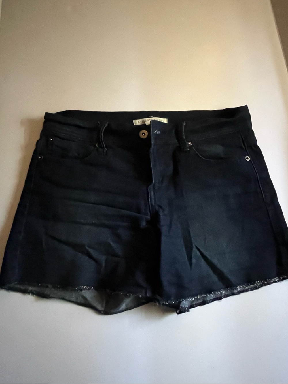 NWOT Forever21 Dk Blue Cut-off hem Jean Shorts  - Size 28
